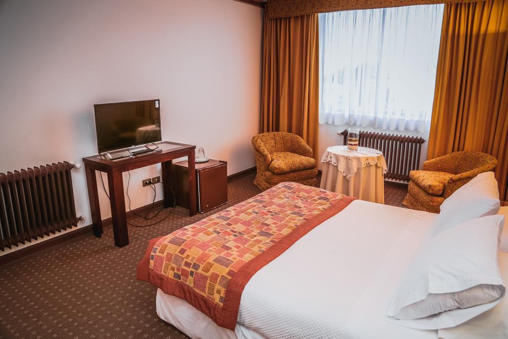 Hotel Los Navegantes Punta Arenas Extérieur photo