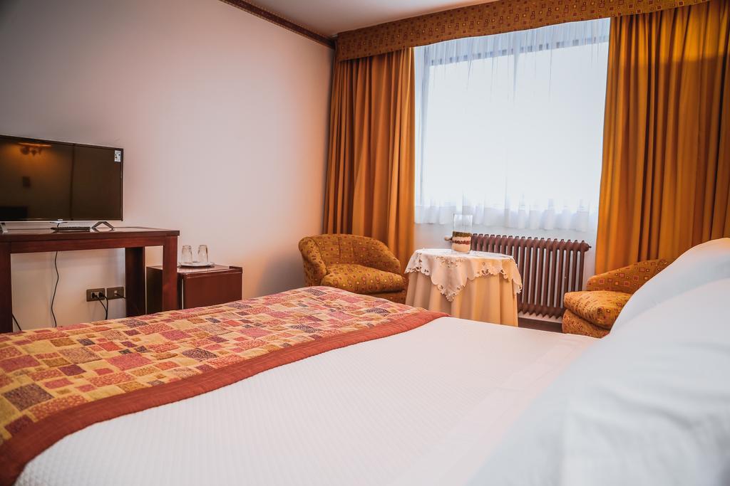 Hotel Los Navegantes Punta Arenas Extérieur photo